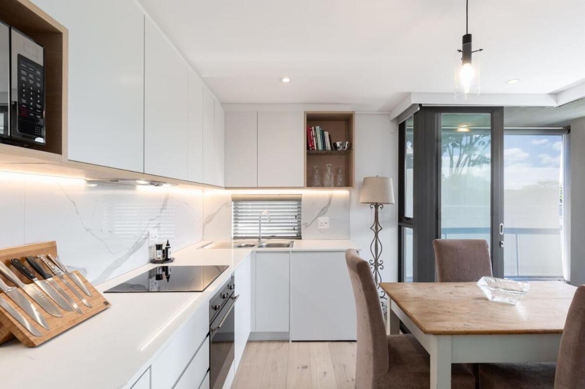 Southern Suburbs Leafy Village Neighbourhood Apartment Cape Town