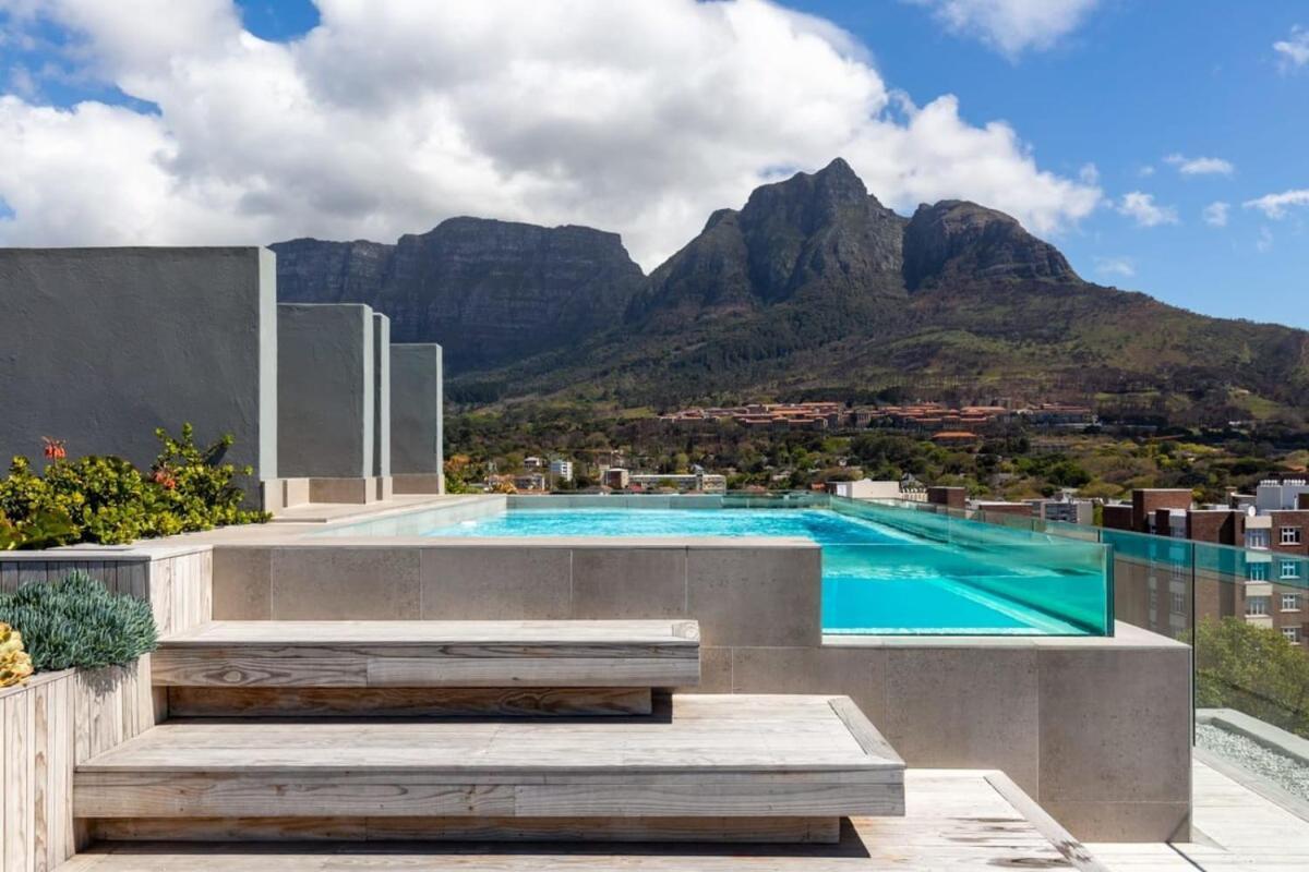 Southern Suburbs Leafy Village Neighbourhood Apartment *