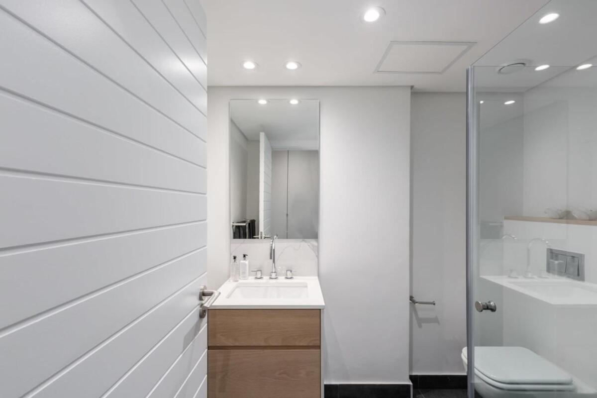 Apartment Southern Suburbs Leafy Village Neighbourhood *